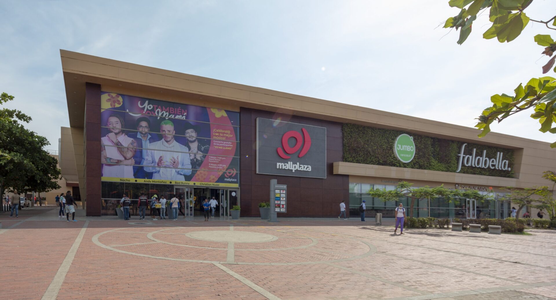 CC Mall plaza